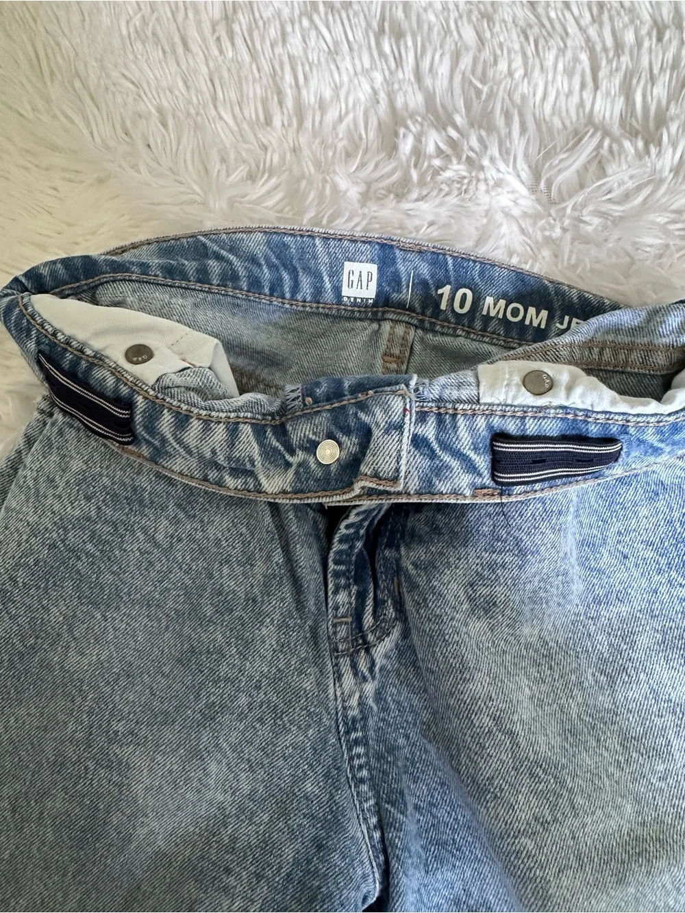Used Girl’s GAP Faded Light Blue Mom Jeans size 10